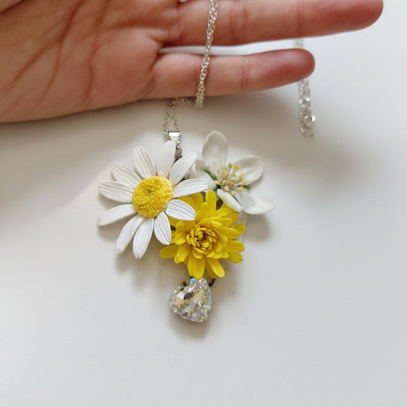 Wild Daisy & Crystal Flower Necklace